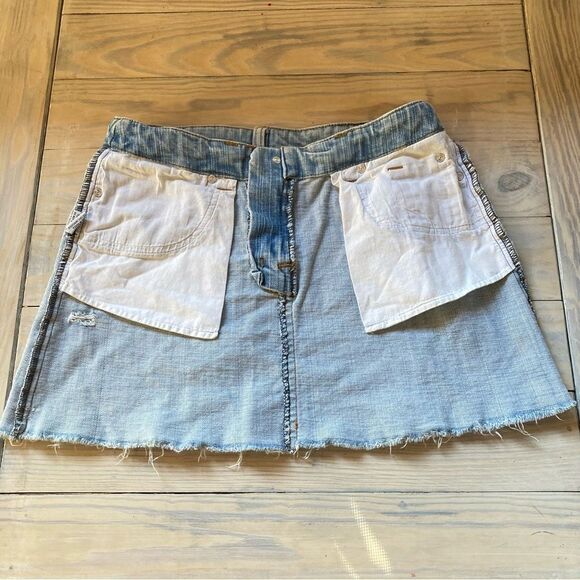 FOREVER 21 Distressed Frayed Mini Denim Skirt Womens Waist 29 inch Medium - Picture 12 of 15
